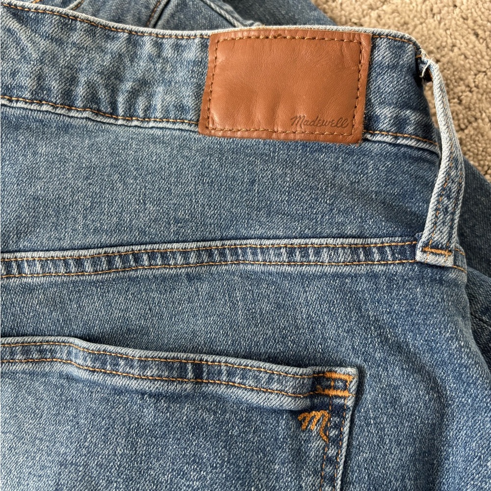 Curvy High Rise Skinny Size 33 - Picture 4 of 4